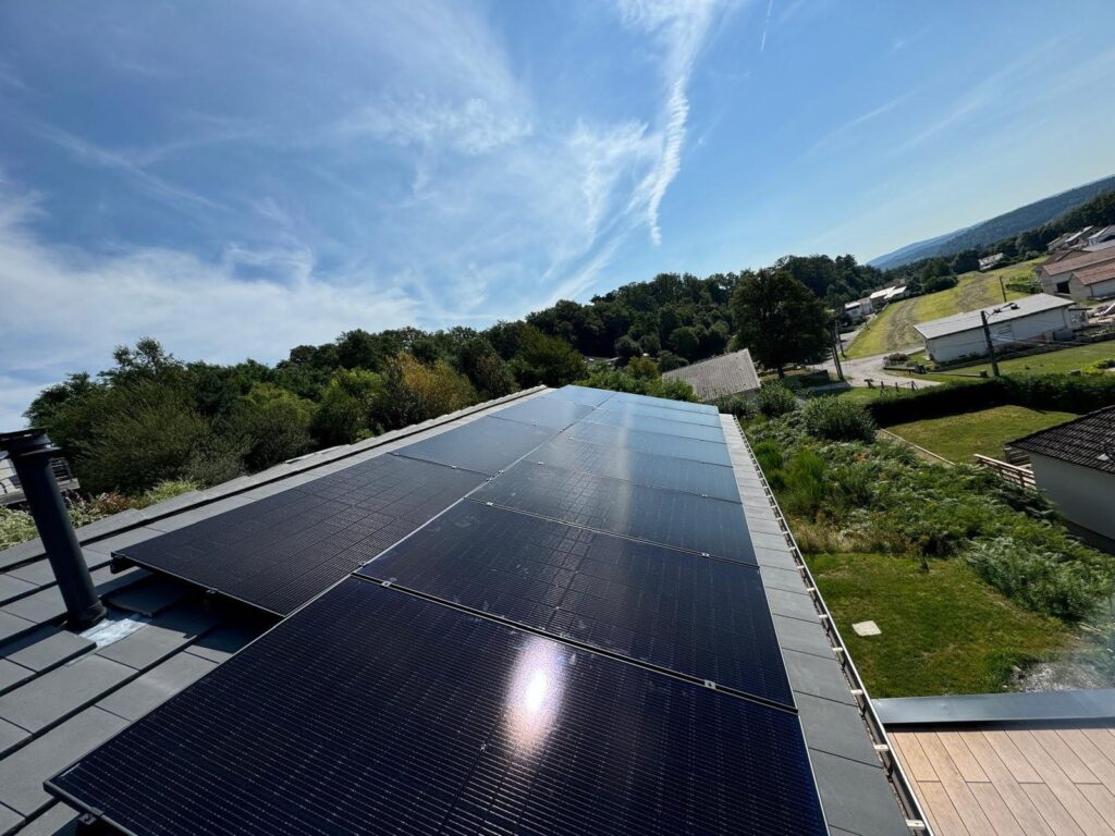 Installation photovoltaïque – toiture en ardoise